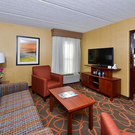 Best Western Plus Fresno Airport Hotel Buitenkant foto