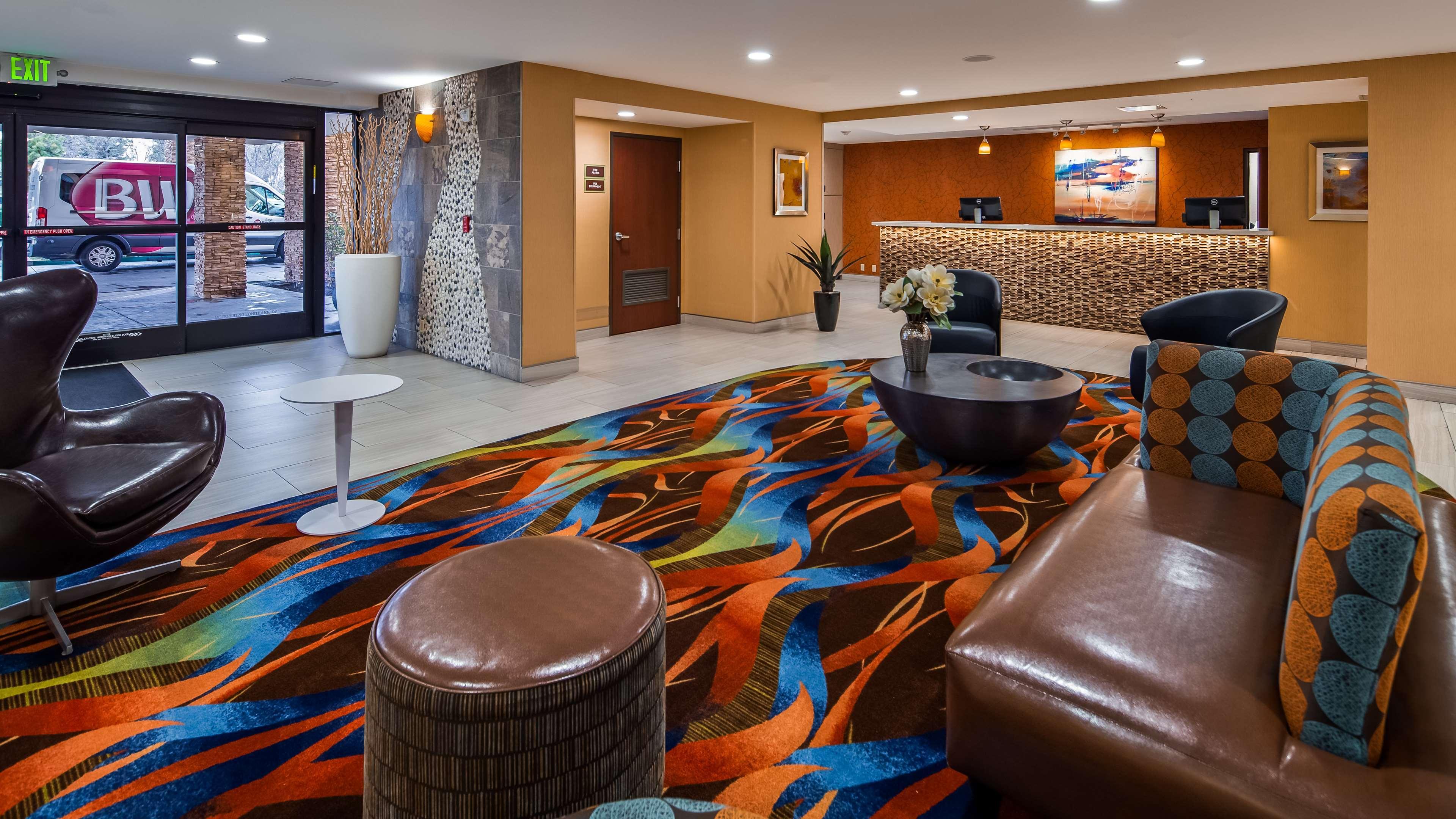 Best Western Plus Fresno Airport Hotel Buitenkant foto