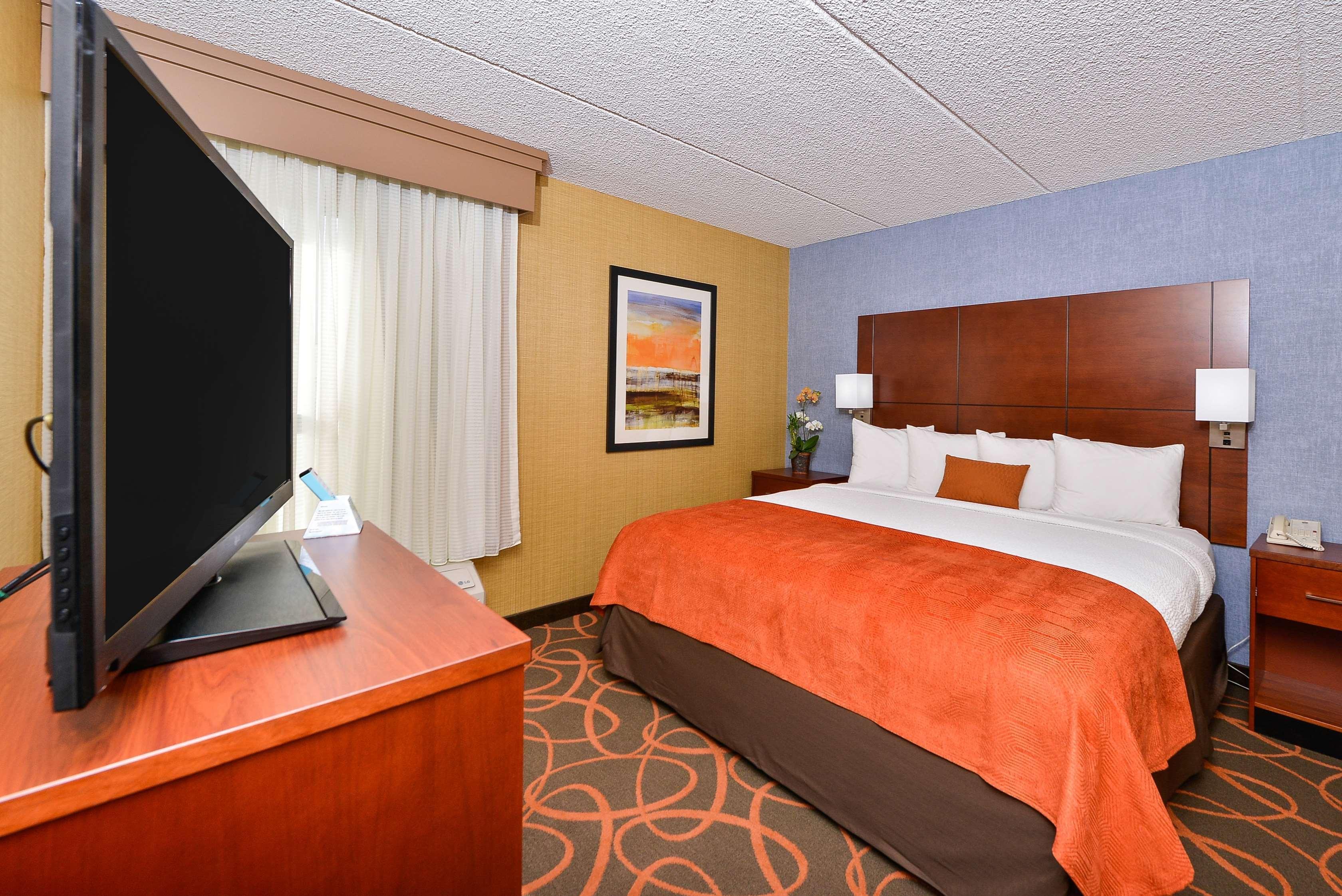 Best Western Plus Fresno Airport Hotel Buitenkant foto