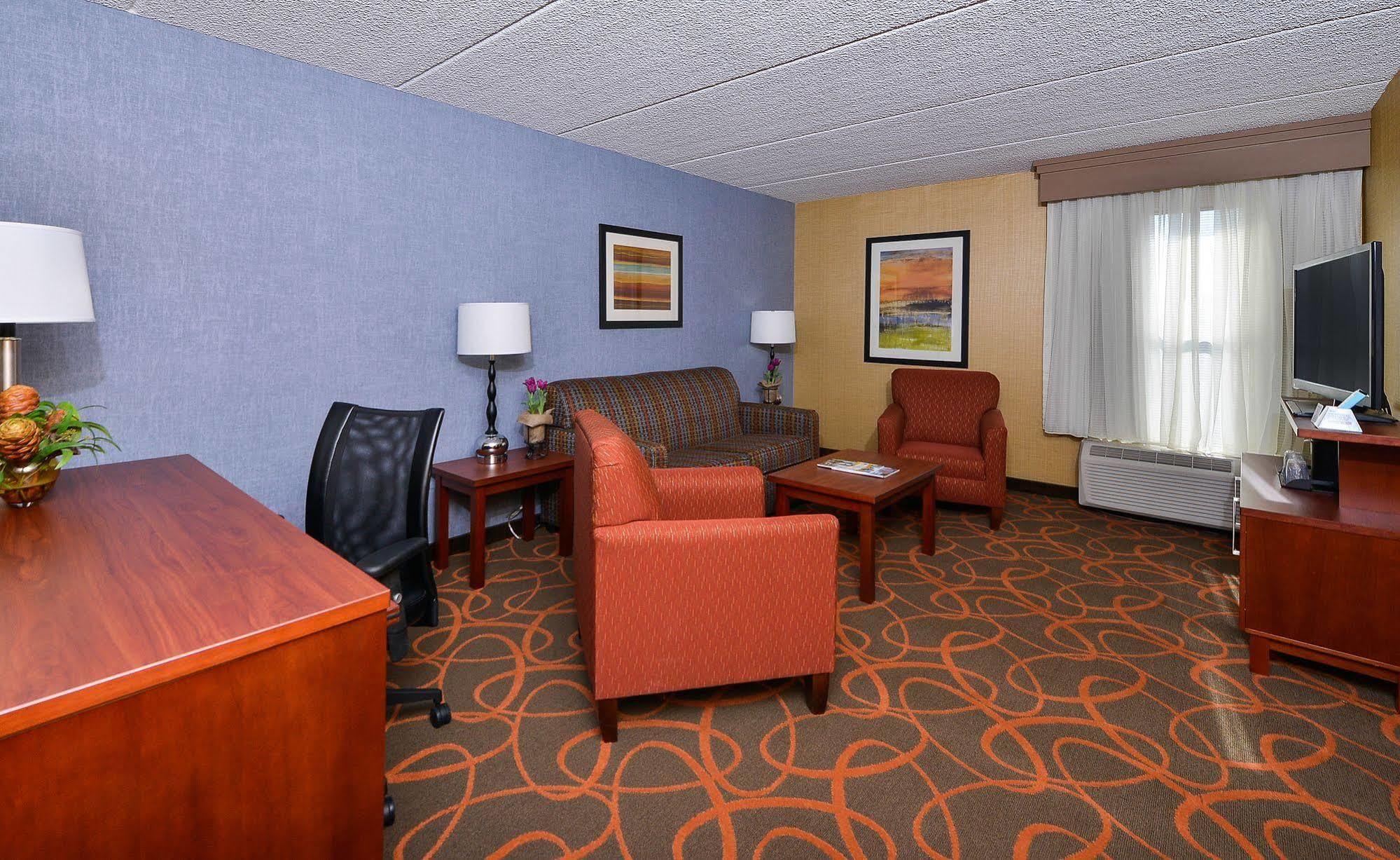 Best Western Plus Fresno Airport Hotel Buitenkant foto